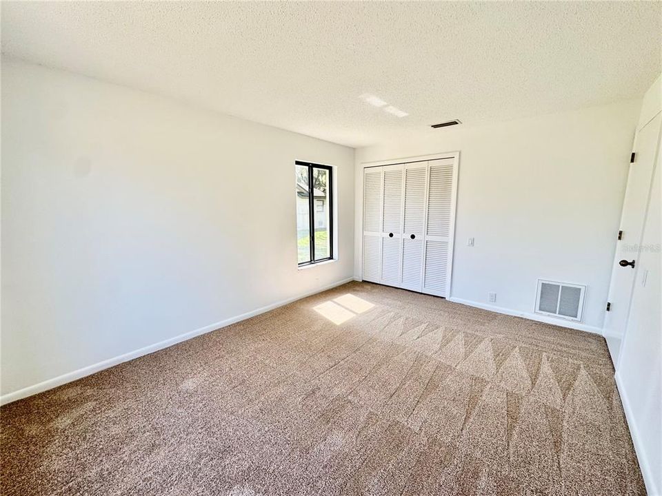 For Sale: $529,900 (4 beds, 2 baths, 2567 Square Feet)