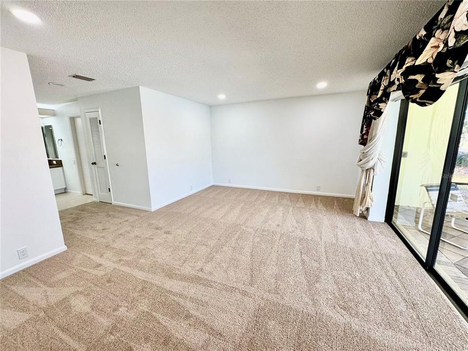 For Sale: $529,900 (4 beds, 2 baths, 2567 Square Feet)