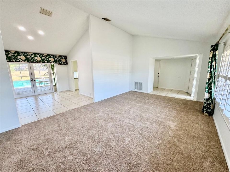 For Sale: $529,900 (4 beds, 2 baths, 2567 Square Feet)