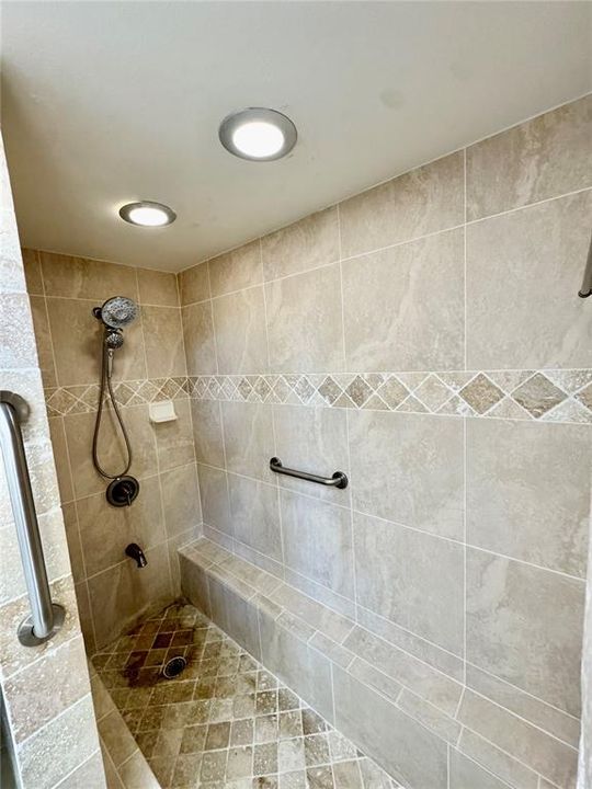 For Sale: $529,900 (4 beds, 2 baths, 2567 Square Feet)