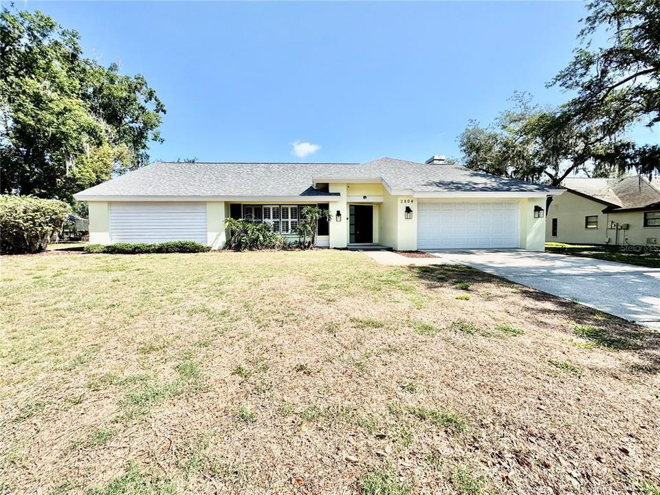 For Sale: $529,900 (4 beds, 2 baths, 2567 Square Feet)