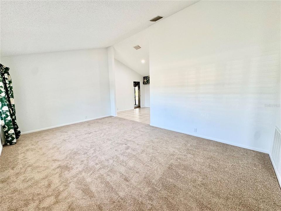 For Sale: $529,900 (4 beds, 2 baths, 2567 Square Feet)