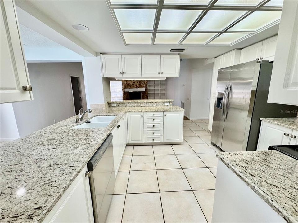 For Sale: $529,900 (4 beds, 2 baths, 2567 Square Feet)