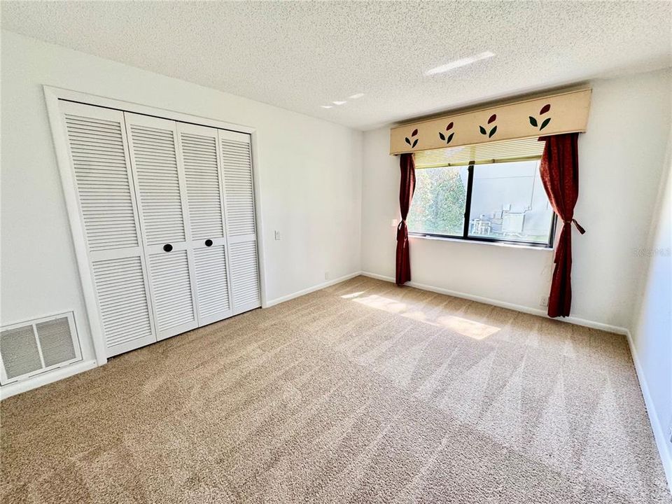 For Sale: $529,900 (4 beds, 2 baths, 2567 Square Feet)