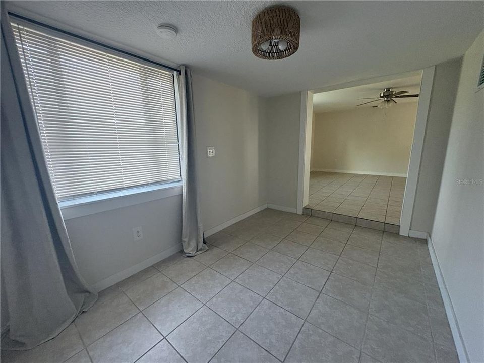 Activo con contrato: $237,000 (3 camas, 2 baños, 1178 Pies cuadrados)