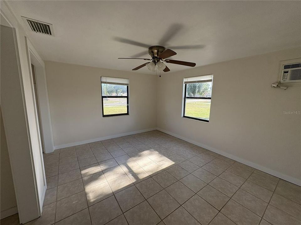 Activo con contrato: $237,000 (3 camas, 2 baños, 1178 Pies cuadrados)