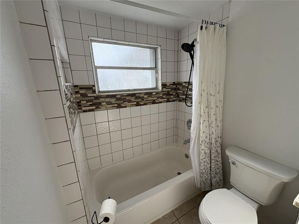 Activo con contrato: $237,000 (3 camas, 2 baños, 1178 Pies cuadrados)