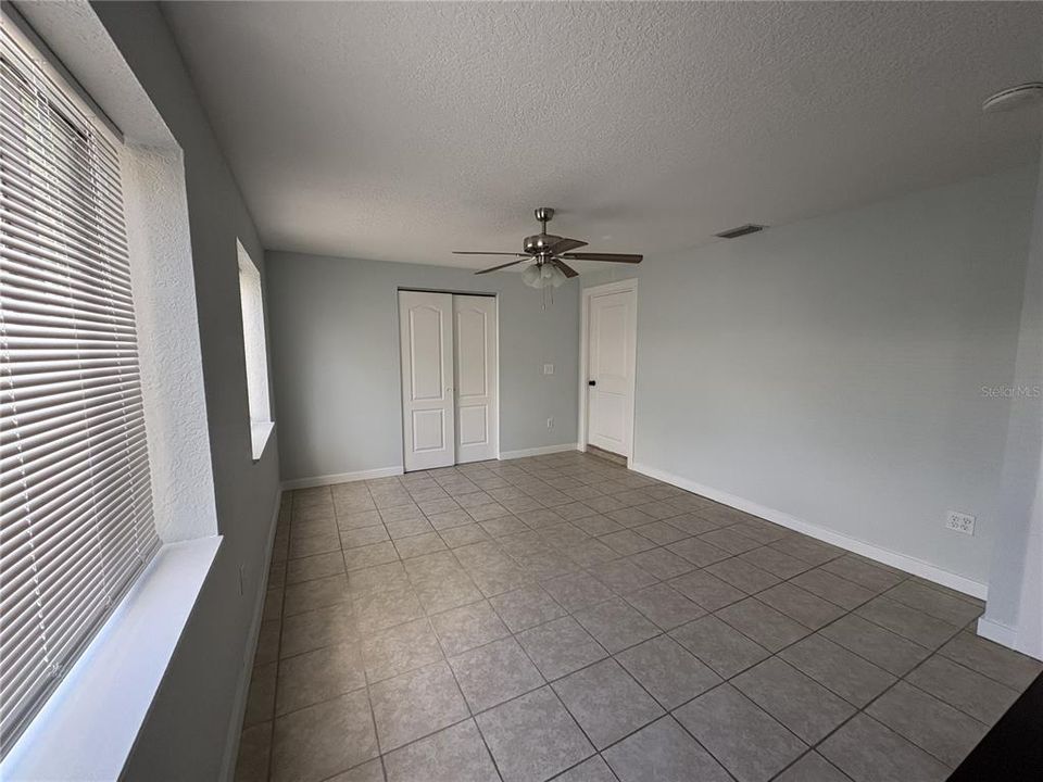 Activo con contrato: $237,000 (3 camas, 2 baños, 1178 Pies cuadrados)
