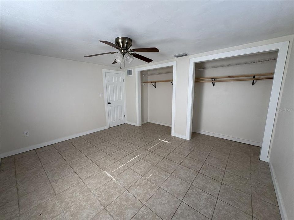 Activo con contrato: $237,000 (3 camas, 2 baños, 1178 Pies cuadrados)