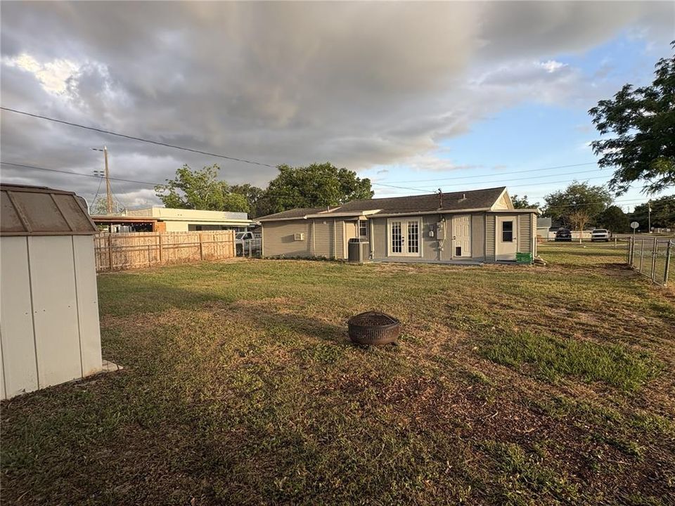 Activo con contrato: $237,000 (3 camas, 2 baños, 1178 Pies cuadrados)