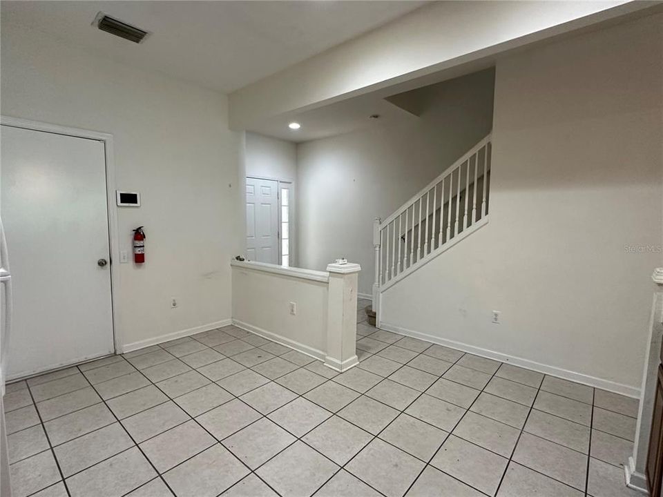 Activo con contrato: $299,000 (3 camas, 2 baños, 1644 Pies cuadrados)