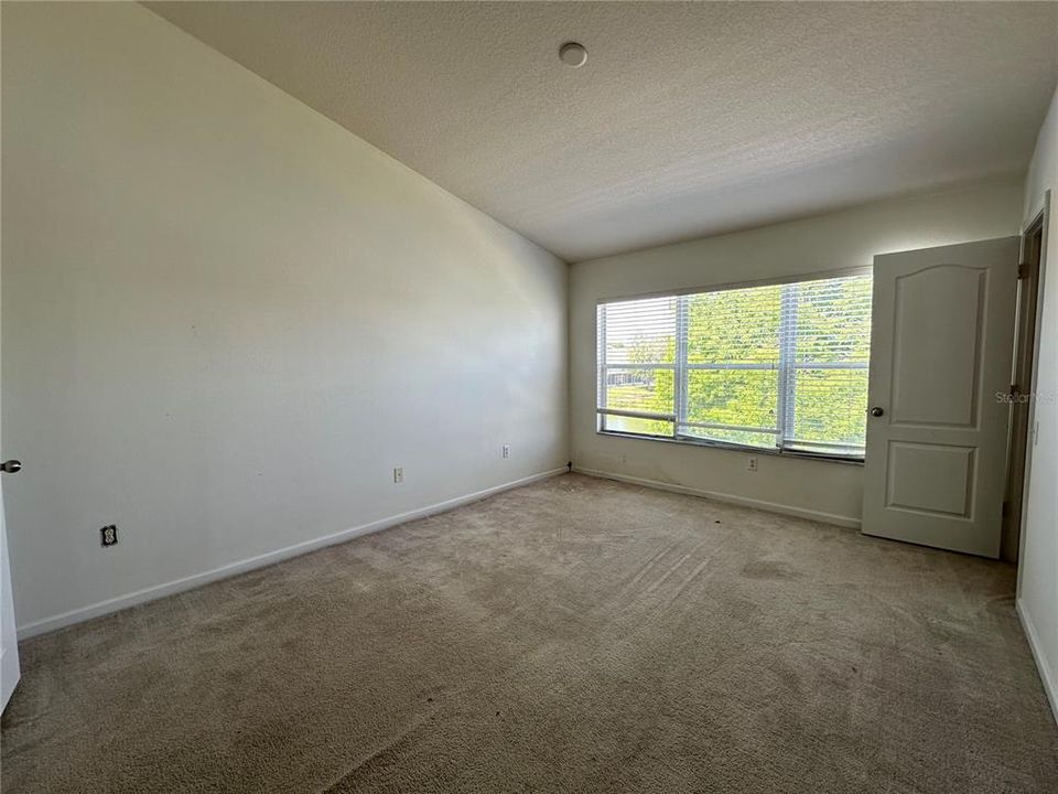 Activo con contrato: $299,000 (3 camas, 2 baños, 1644 Pies cuadrados)