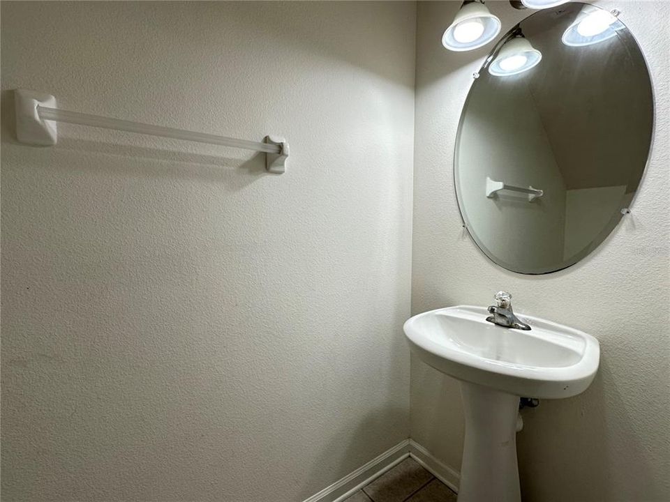 Activo con contrato: $299,000 (3 camas, 2 baños, 1644 Pies cuadrados)