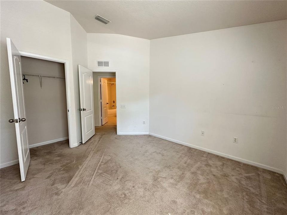 Activo con contrato: $299,000 (3 camas, 2 baños, 1644 Pies cuadrados)
