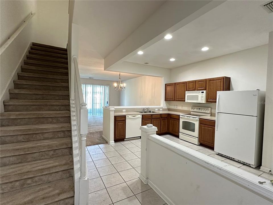 Activo con contrato: $299,000 (3 camas, 2 baños, 1644 Pies cuadrados)