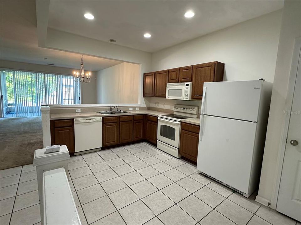 Activo con contrato: $299,000 (3 camas, 2 baños, 1644 Pies cuadrados)