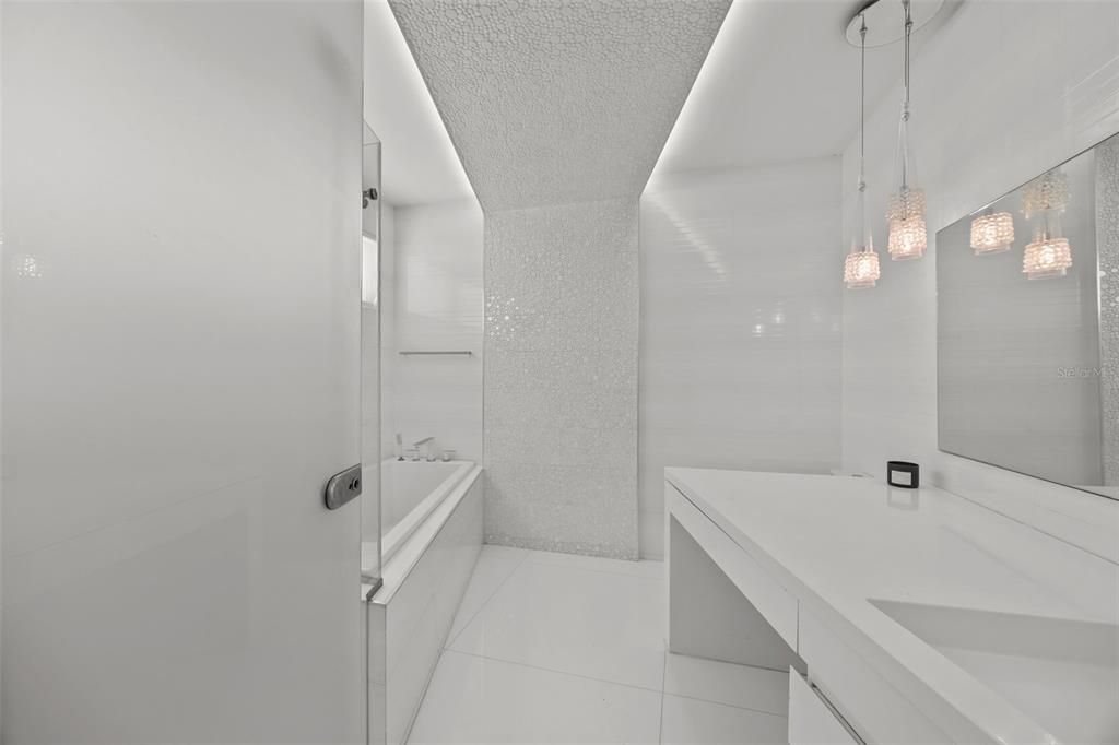 En Venta: $9,000,000 (6 camas, 7 baños, 8000 Pies cuadrados)