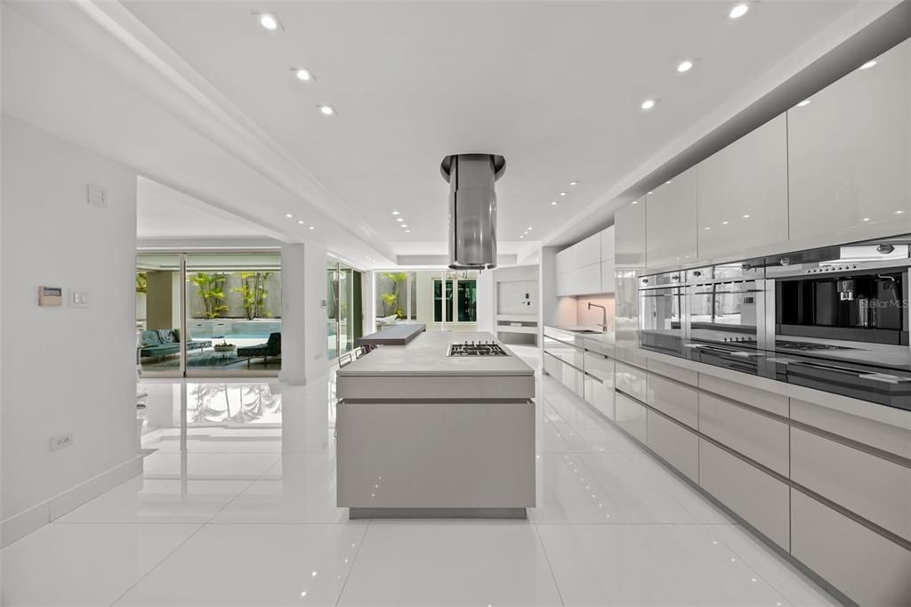 En Venta: $9,000,000 (6 camas, 7 baños, 8000 Pies cuadrados)