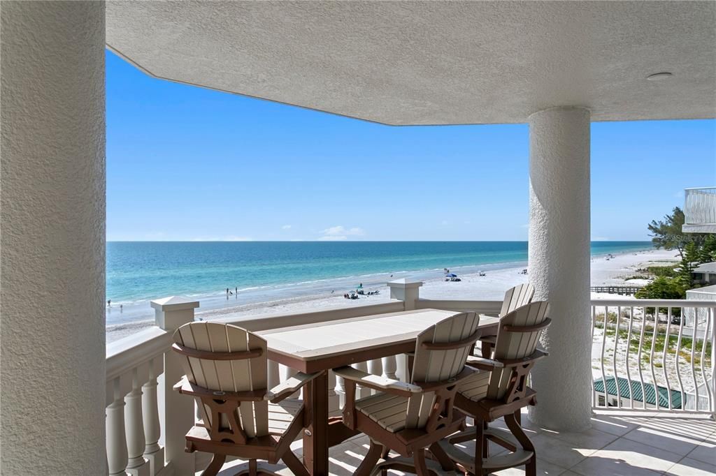For Sale: $4,250,000 (5 beds, 4 baths, 5100 Square Feet)