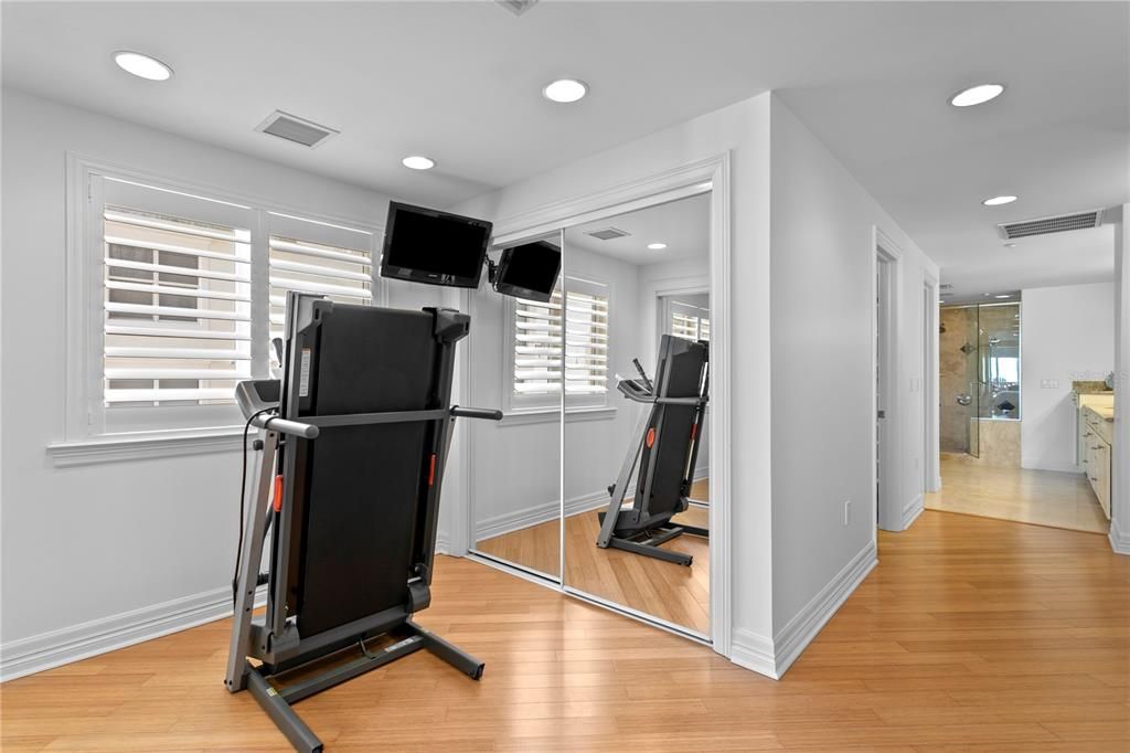 For Sale: $4,250,000 (5 beds, 4 baths, 5100 Square Feet)