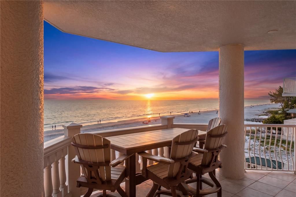 For Sale: $4,250,000 (5 beds, 4 baths, 5100 Square Feet)