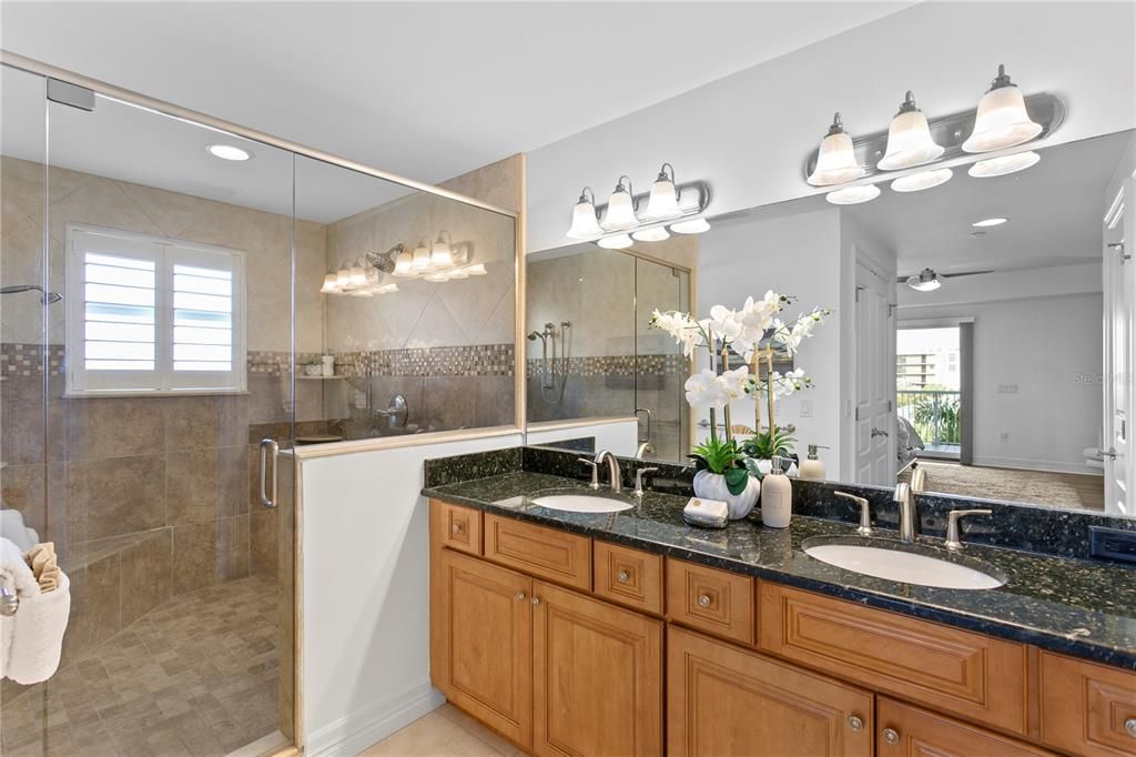 For Sale: $4,250,000 (5 beds, 4 baths, 5100 Square Feet)