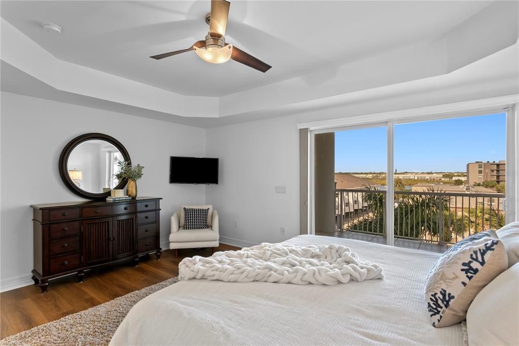 For Sale: $4,250,000 (5 beds, 4 baths, 5100 Square Feet)