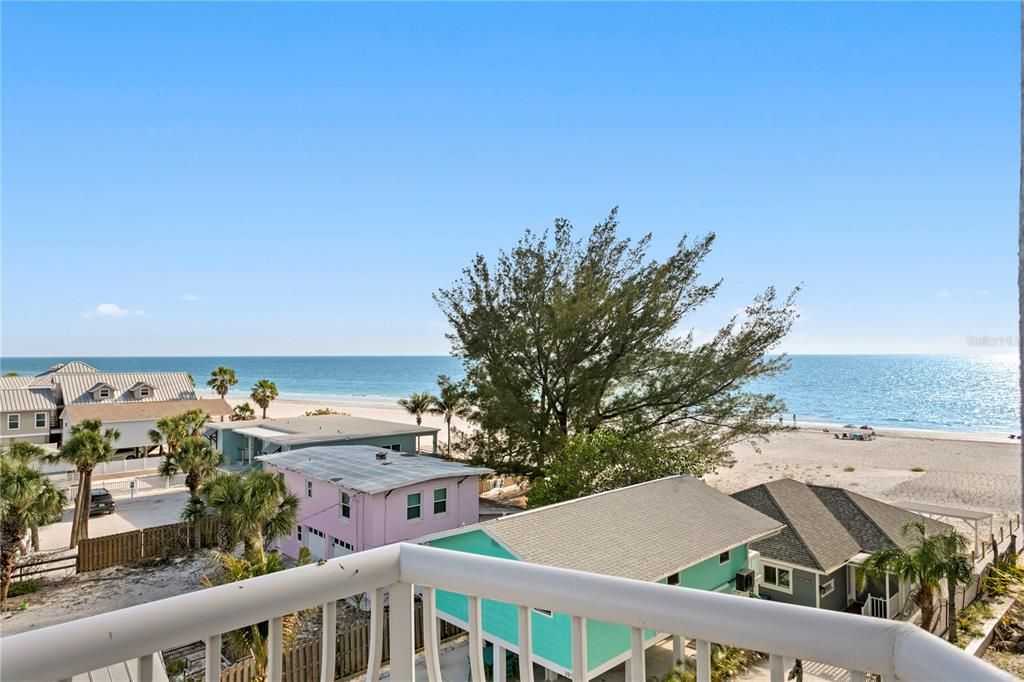 For Sale: $4,250,000 (5 beds, 4 baths, 5100 Square Feet)