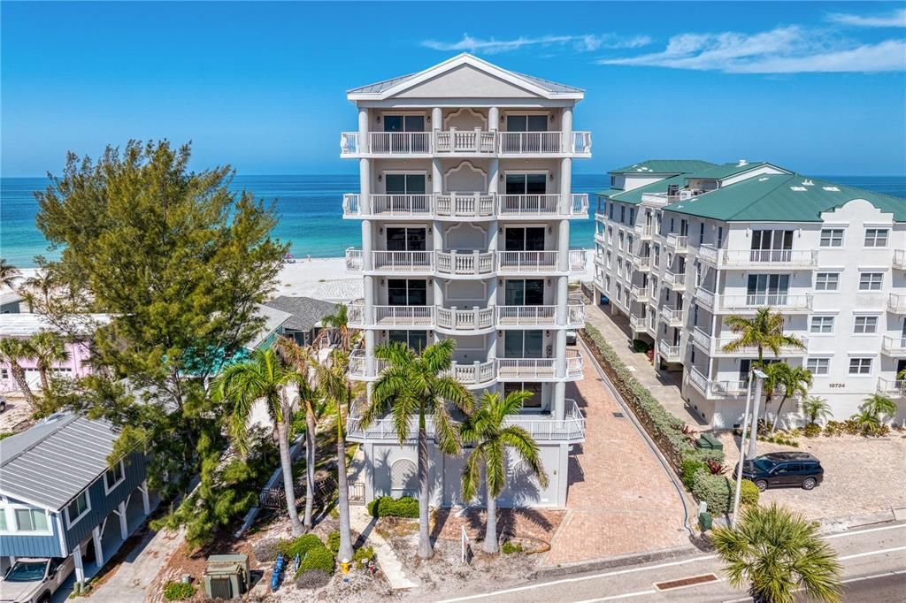 For Sale: $4,250,000 (5 beds, 4 baths, 5100 Square Feet)