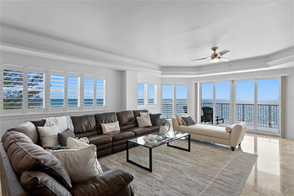 For Sale: $4,250,000 (5 beds, 4 baths, 5100 Square Feet)