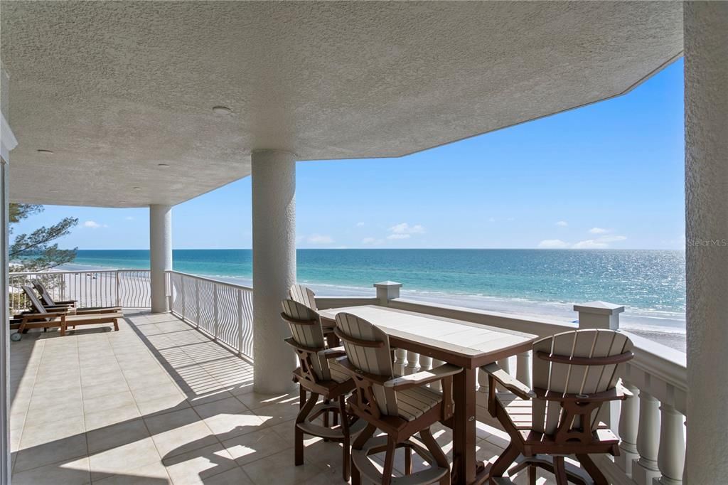 For Sale: $4,250,000 (5 beds, 4 baths, 5100 Square Feet)