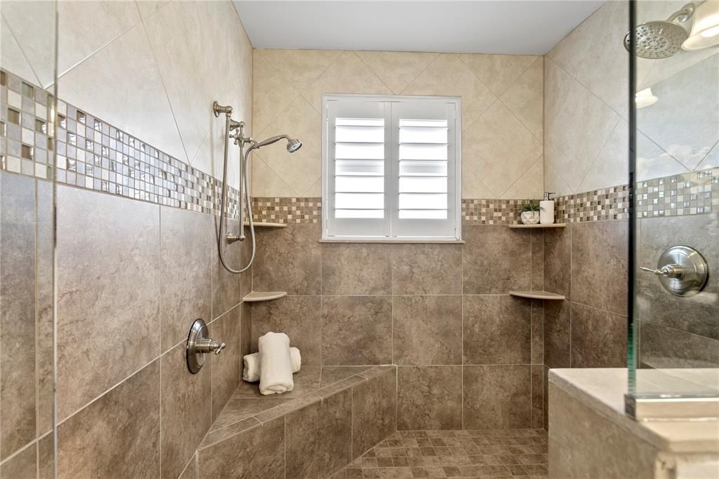 For Sale: $4,250,000 (5 beds, 4 baths, 5100 Square Feet)