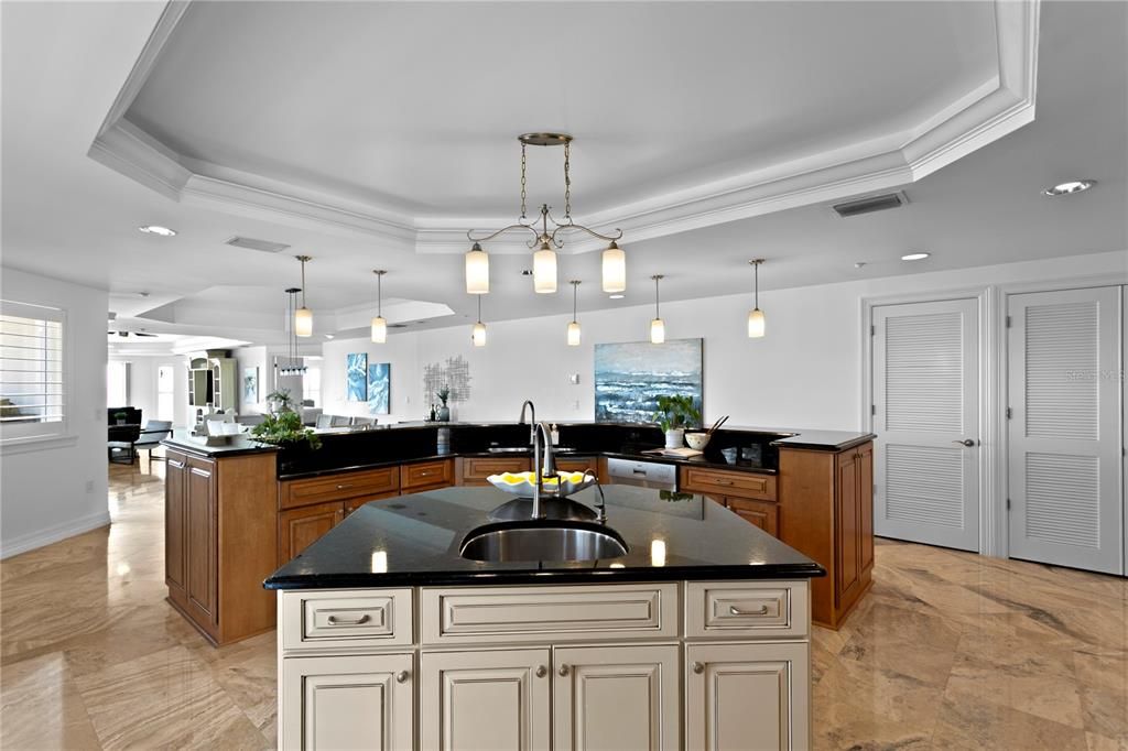 For Sale: $4,250,000 (5 beds, 4 baths, 5100 Square Feet)