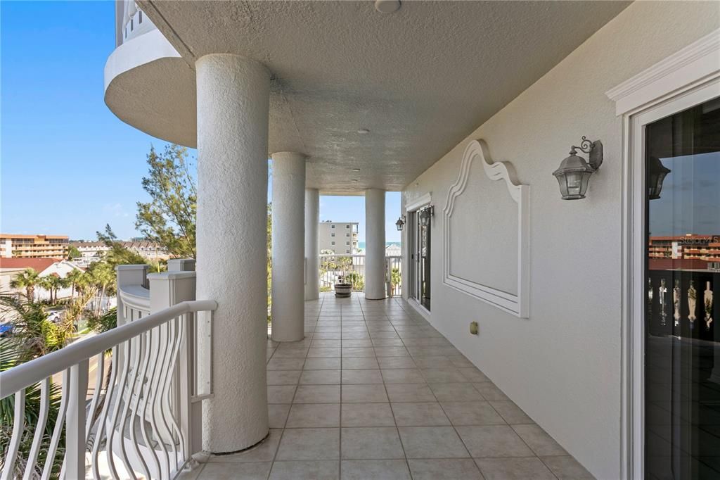 For Sale: $4,250,000 (5 beds, 4 baths, 5100 Square Feet)