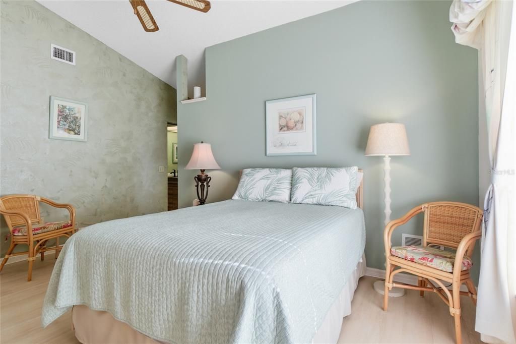 Activo con contrato: $270,000 (2 camas, 2 baños, 1327 Pies cuadrados)