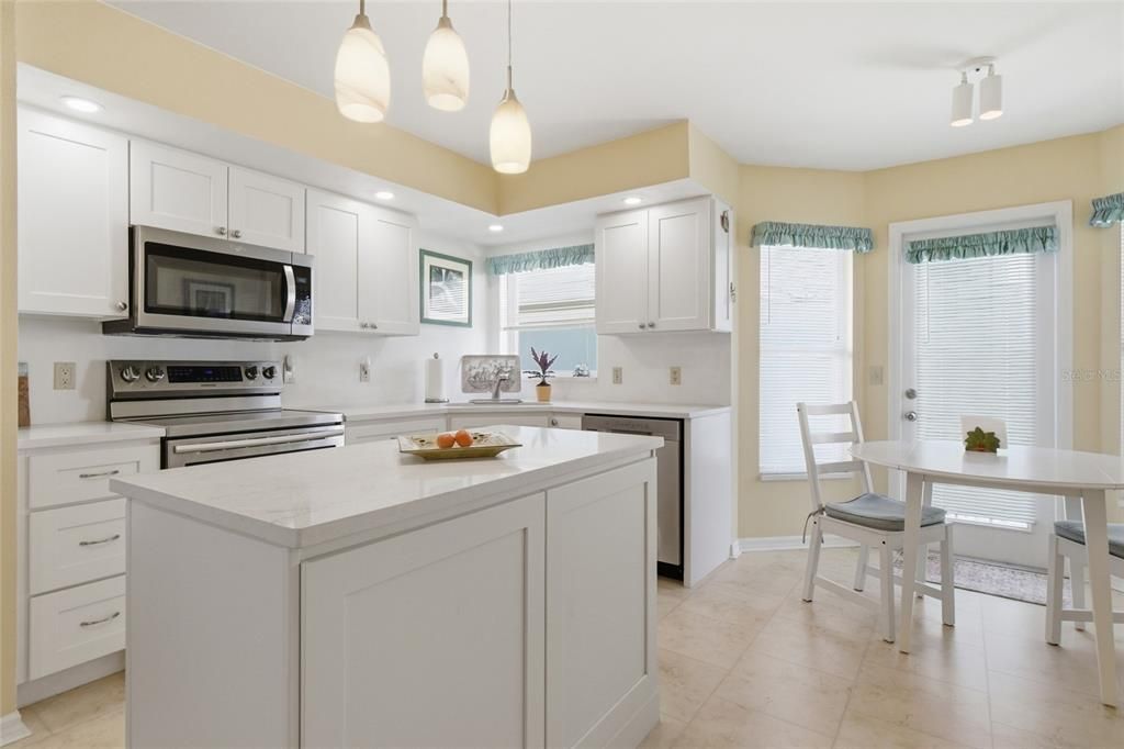 Activo con contrato: $270,000 (2 camas, 2 baños, 1327 Pies cuadrados)