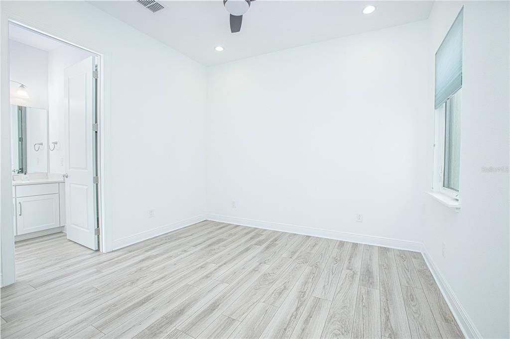 En Renta: $5,900 (4 camas, 3 baños, 3847 Pies cuadrados)