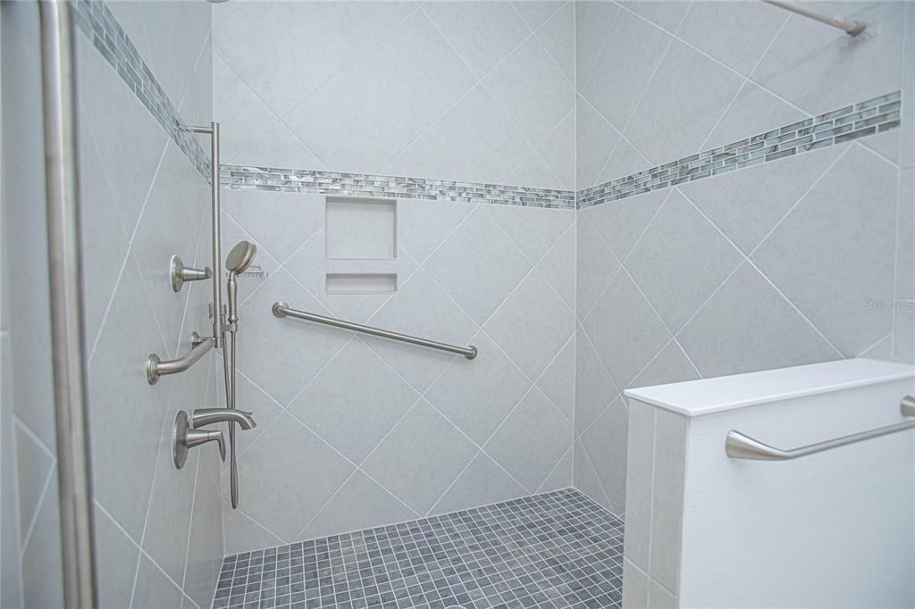 En Renta: $5,900 (4 camas, 3 baños, 3847 Pies cuadrados)