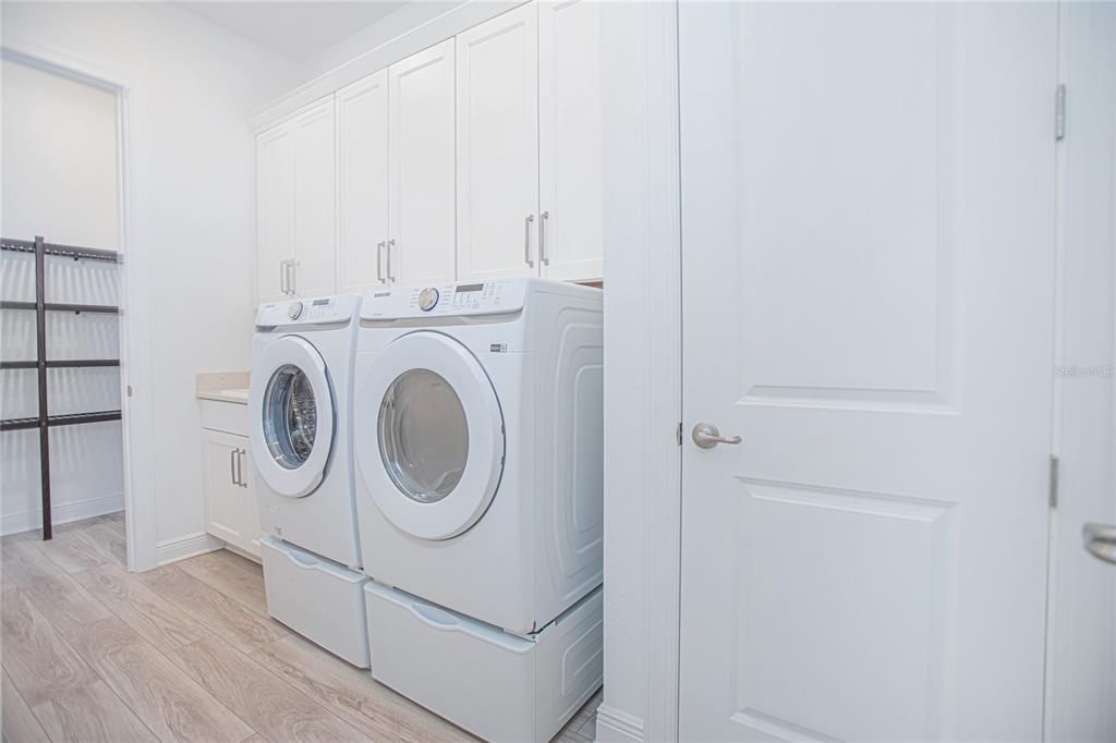 En Renta: $5,900 (4 camas, 3 baños, 3847 Pies cuadrados)