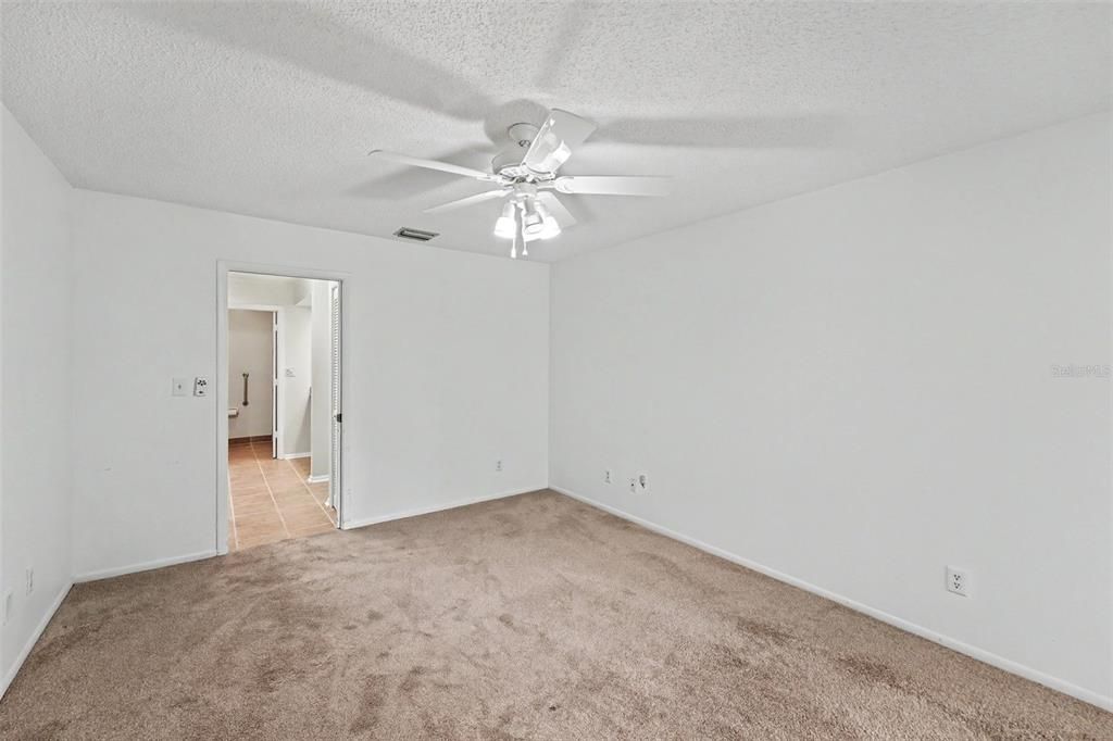 For Sale: $265,000 (2 beds, 2 baths, 1250 Square Feet)