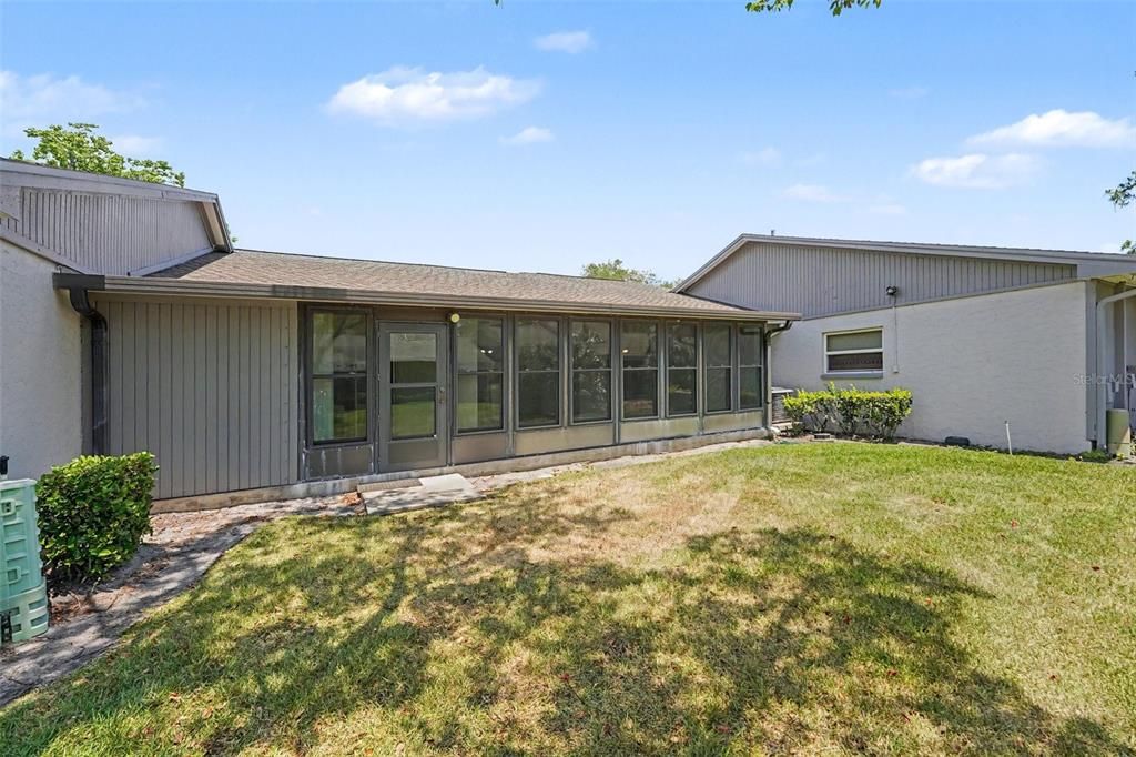 For Sale: $265,000 (2 beds, 2 baths, 1250 Square Feet)
