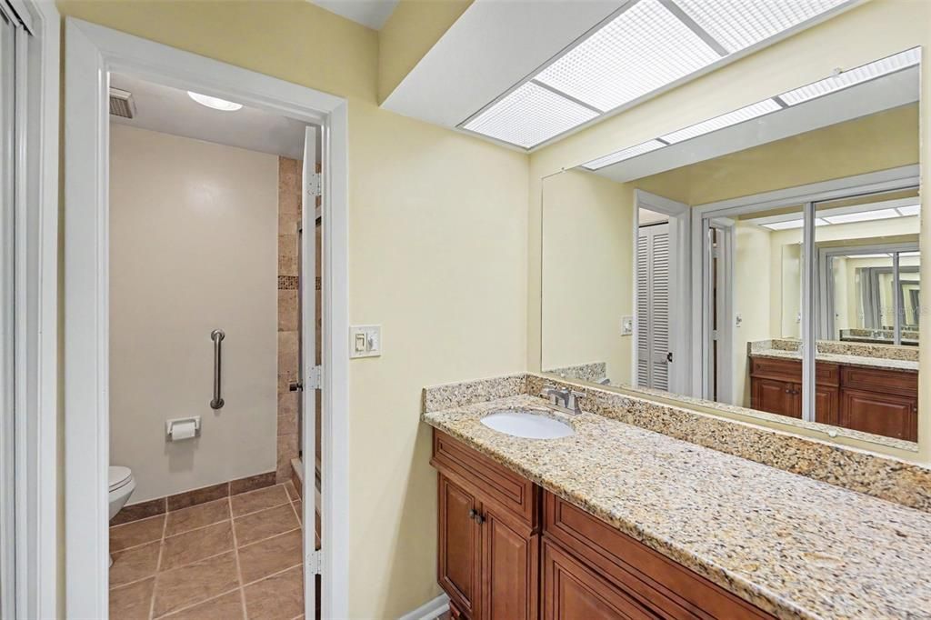 For Sale: $265,000 (2 beds, 2 baths, 1250 Square Feet)