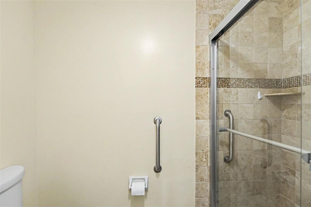 For Sale: $265,000 (2 beds, 2 baths, 1250 Square Feet)