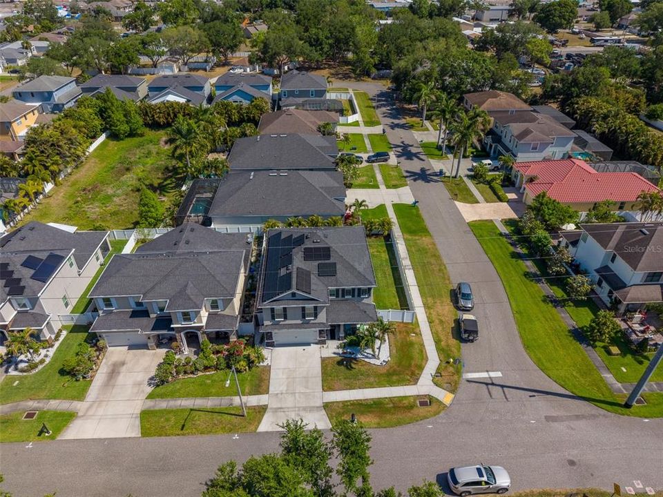 На продажу: $823,999 (4 спален, 2 ванн, 3145 Квадратных фут)