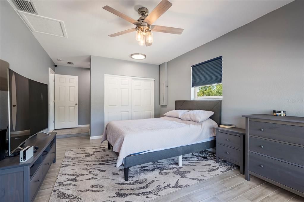For Sale: $460,000 (3 beds, 2 baths, 1404 Square Feet)