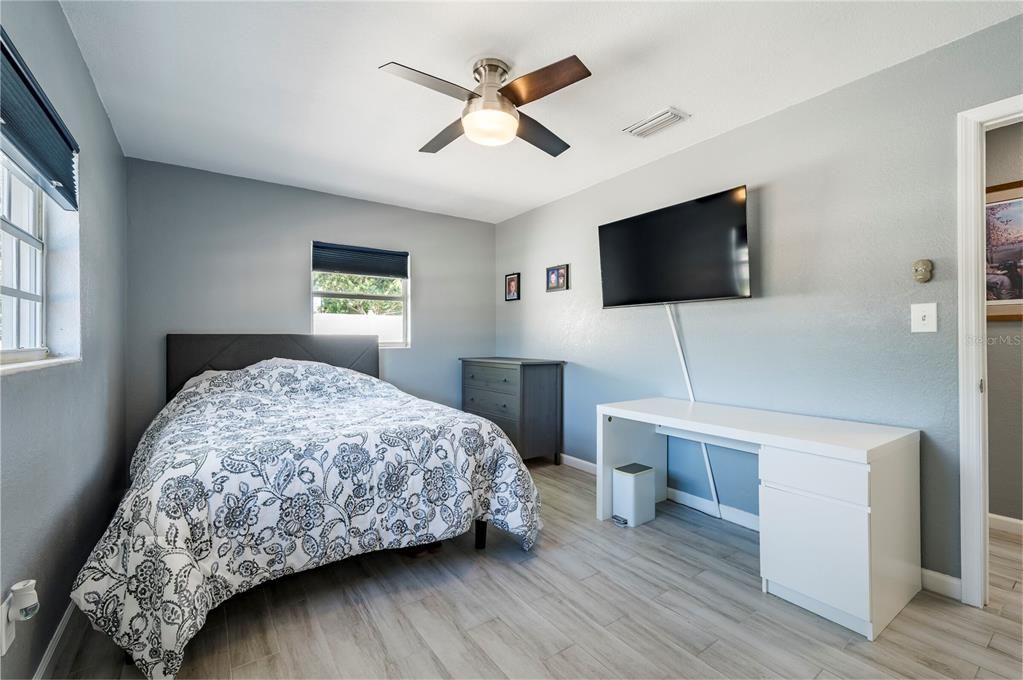 For Sale: $460,000 (3 beds, 2 baths, 1404 Square Feet)