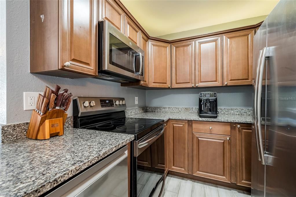 For Sale: $460,000 (3 beds, 2 baths, 1404 Square Feet)