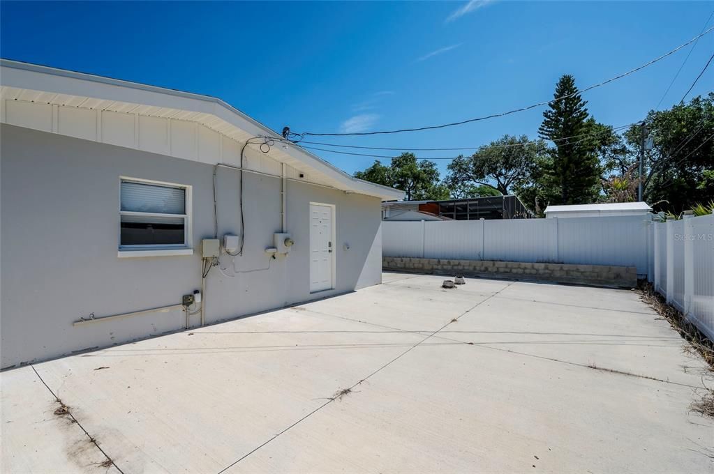 For Sale: $460,000 (3 beds, 2 baths, 1404 Square Feet)