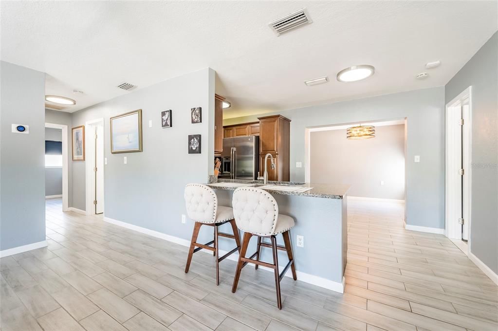 For Sale: $460,000 (3 beds, 2 baths, 1404 Square Feet)