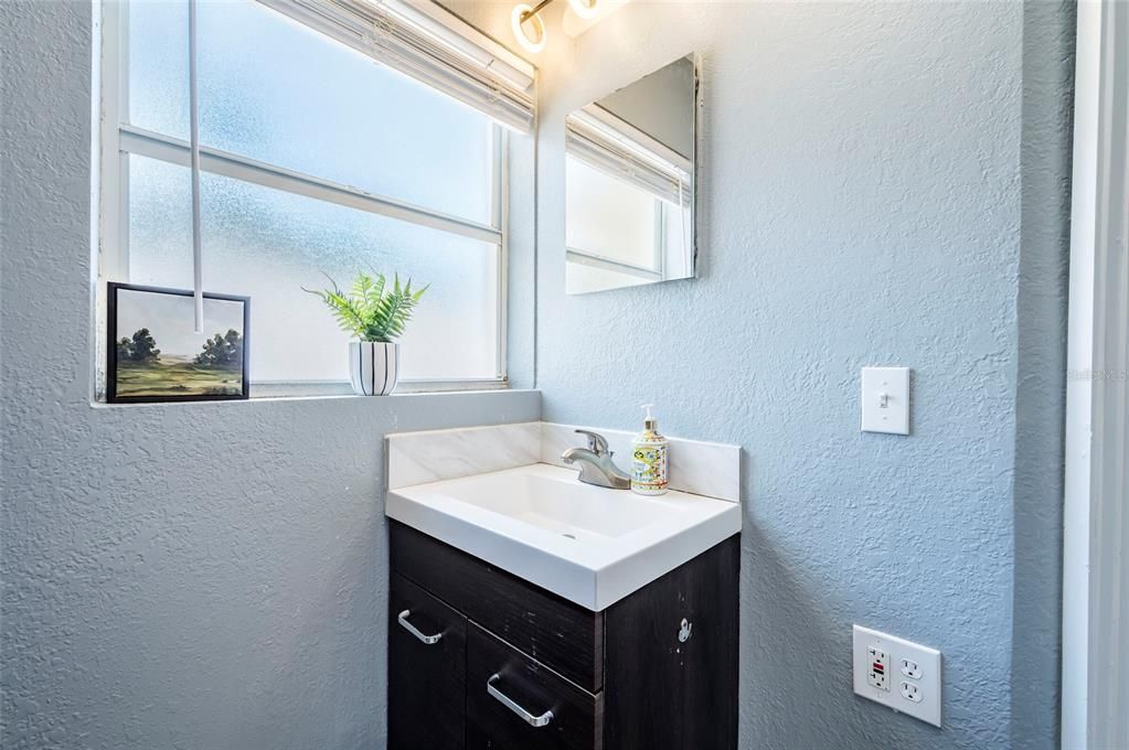 For Sale: $460,000 (3 beds, 2 baths, 1404 Square Feet)